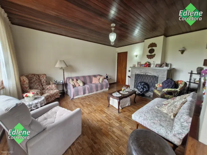Casa para Venda em Teresópolis, Carlos Guinle, 4 dormitórios, 1 suíte, 3 banheiros, 4 vaga