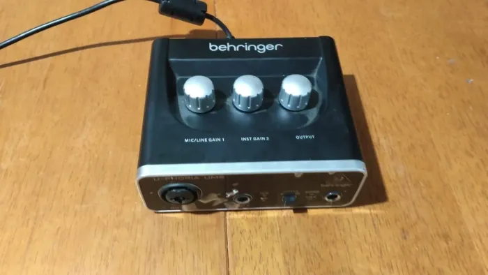 Interface behringer U-Phoria UM2
