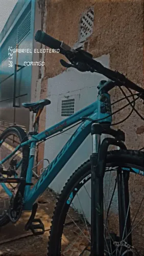 Bicicleta retirada de peças 