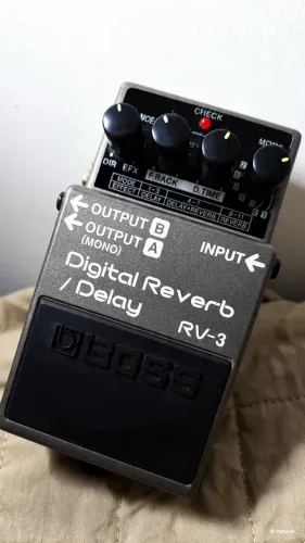 Pedal Digital Reverb/Delay Boss (RV-3)