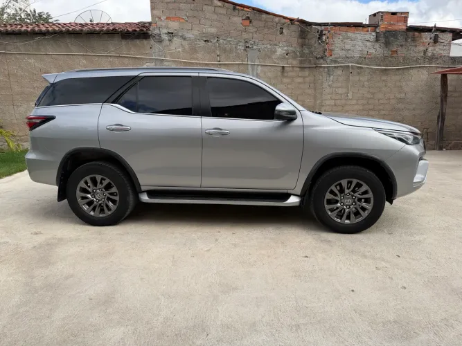 Toyota Hilux SW4 SRX 4X4 2.8 TDI 16V Dies. Aut. 2021