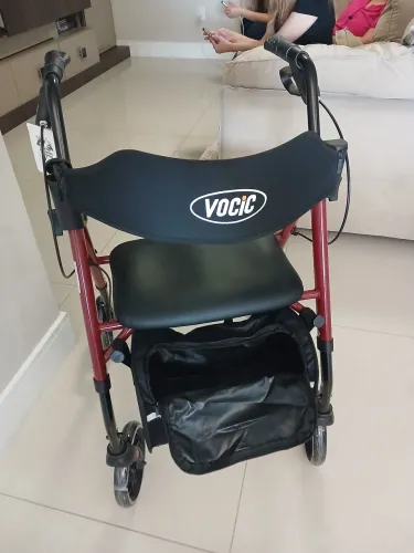 Andador com assento Vocic