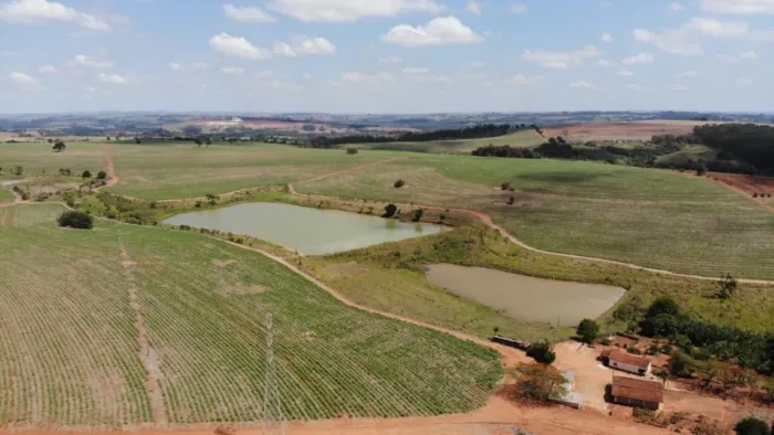 Fazenda 126.7 alqueires na região de tatui valor 310 mil o alqueires,boa de água terra ver