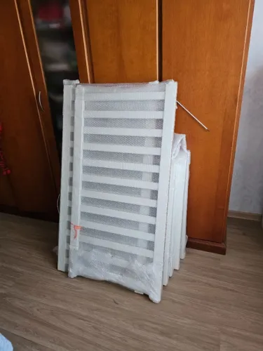 Berço de madeira desmontado