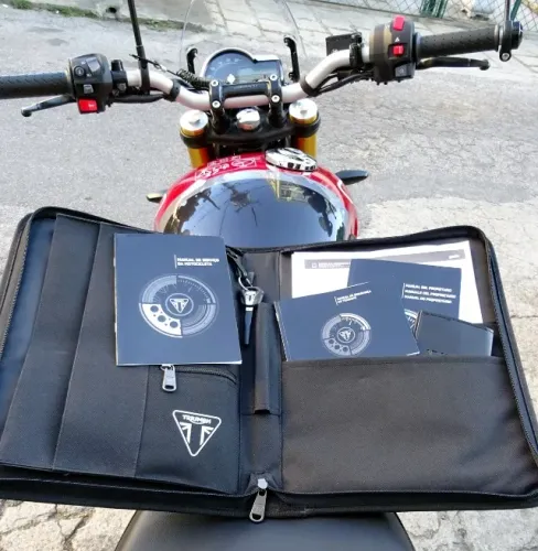 Triumph speed 400 muito nova