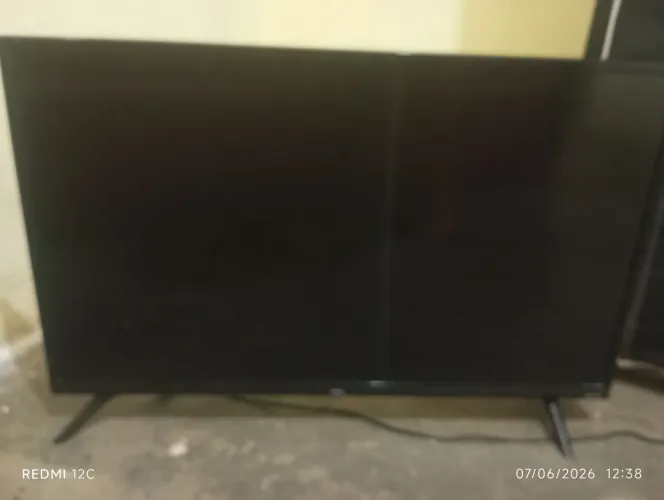 Tv semi nova