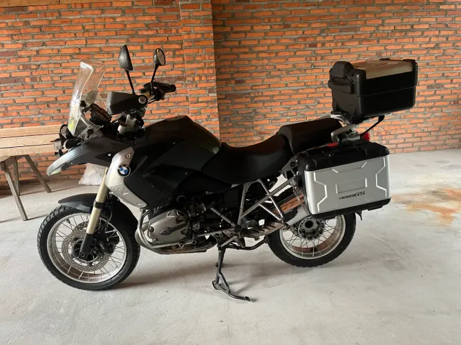 BMW GS 1200 Premium, rodas raiadas, refrigerada a ar, minha há 10 anos, sem defeitos.