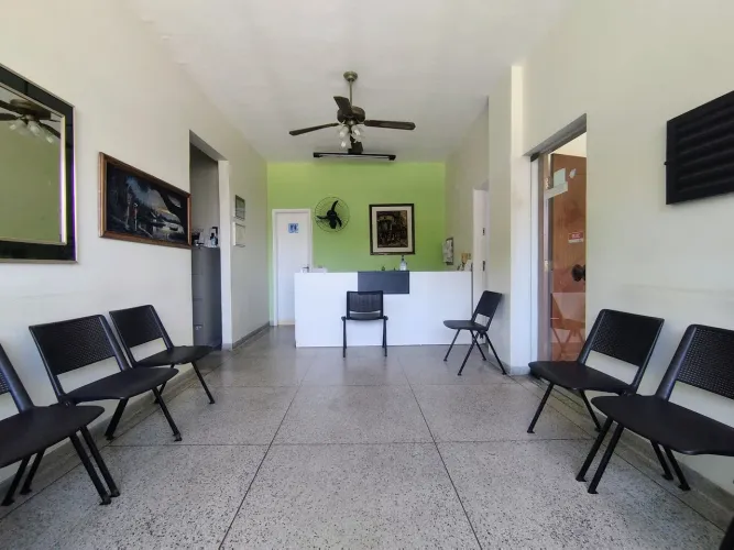 Sala para Locação, no Centro de Pitangueiras | QVista Inteligência Imobiliária Guarujá