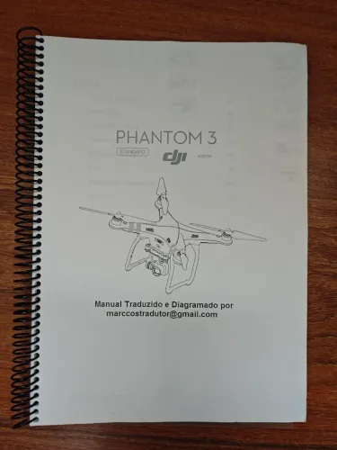 Vendo drone Phantom 3, conforme fotos. Avaria no guimbal/câmera.Ideal para retirar peças.