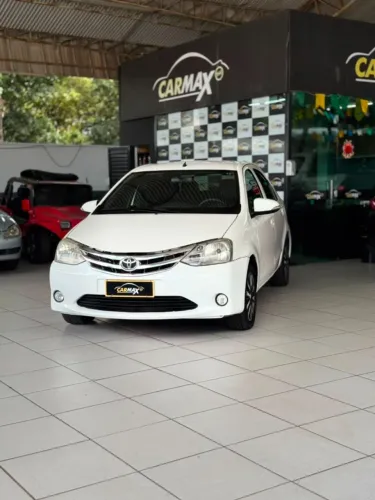 Toyota Etios Platinum Sed. 1.5 Flex 16V 4P Mec. 2015
