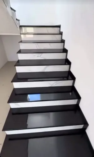 Granito Mármore e Quartzo tudo a pronto entrega, traga suas medidas ou eu vou até você!