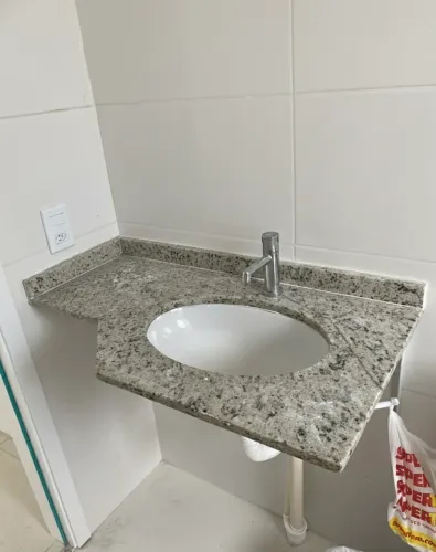 Pia em gratuito para banheiro e lavabo 