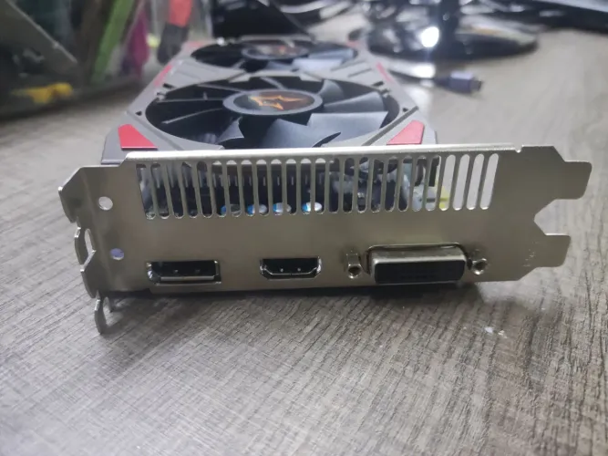 Placa de Vídeo RX 560 4GB GDDR5 AFOX - Roda CS2, LoL, Valorant e +