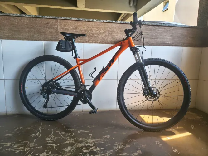 Bicicleta aro 29 quadro tamanho 17 