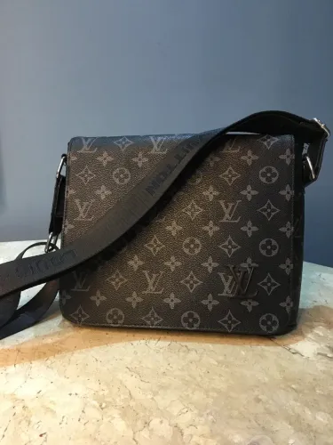 Bolsa Messenger Monograma LV Estilo Louis Vuitton
