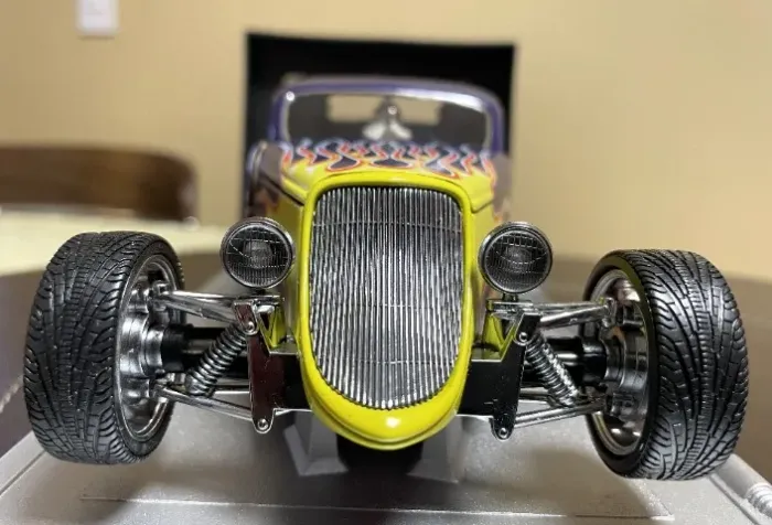 Miniatura 1:18 1933 Ford Coupe - Shyne Rodz Collection Rara