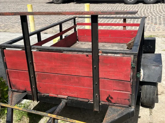 Vendo Carroça 2 metros por 1.20 largura no ponto de emplacar 