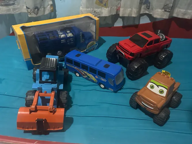 Carrinhos de brinquedo