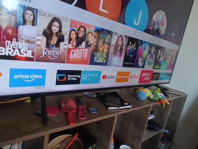 Tv smart 65" wi-fi 5G 4K (detalhe insignificante) dou garantia