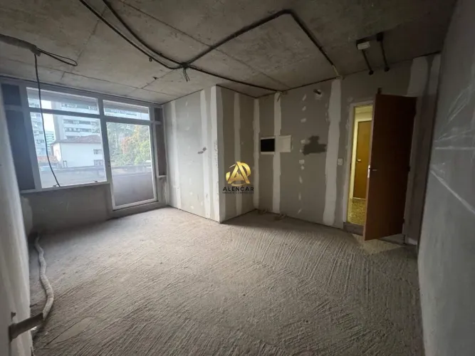 Excelente sala disponível para venda