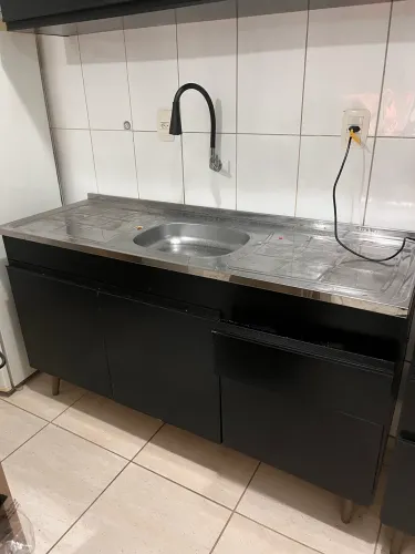 Jogo de cozinha (pia, armário e aéreo)