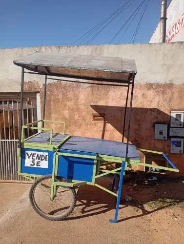 Carrinho de cachorro quente ou venda de ambulante 