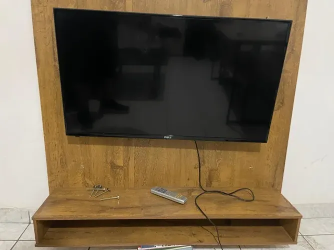 TV Philco LED 39" (PTV39N87D) + Painel Suspenso Amadeirado (opcional) em BH
