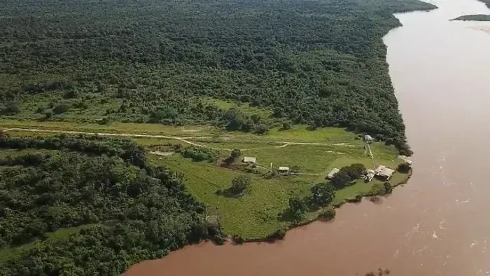 Fazenda as margens do Rio Araguaia extra!!!