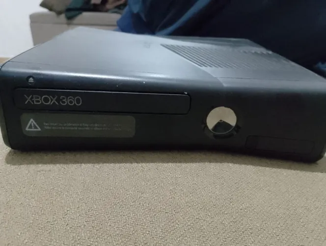 Xbox 360 Slim + Kinect + Controle e Cabos - Funcionando Perfeitamente