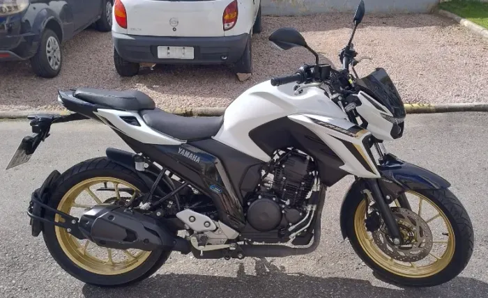 SOMENTE VENDA ÁVISTA: [ PIX ou DINHEIRO. ]YAMAHA FAZER 250 FZ 25 ABS CONNECTD.