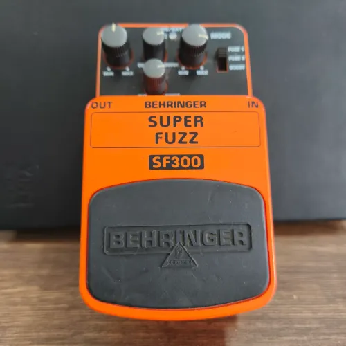 Pedal Super Fuzz Behringer
