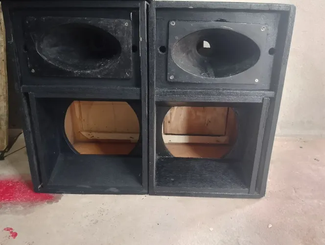 Vendo 2 caixa de 12 polegadas cornetada com boca de alumínio