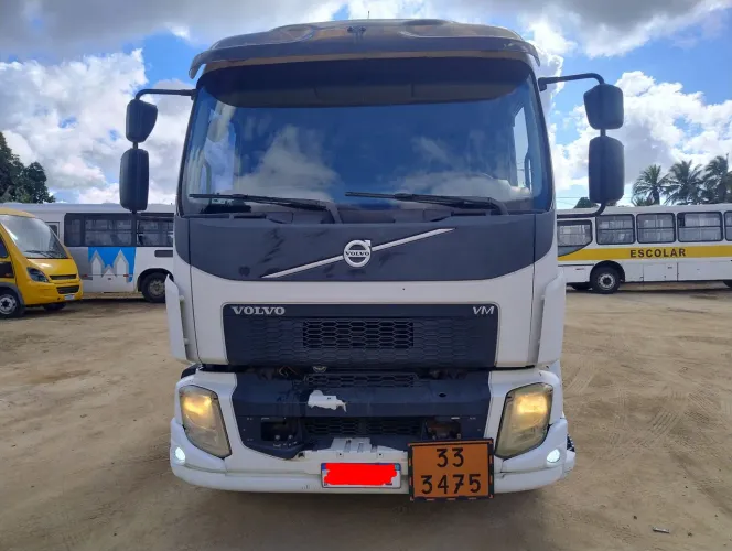 Caminhão tanque volvo VM 270