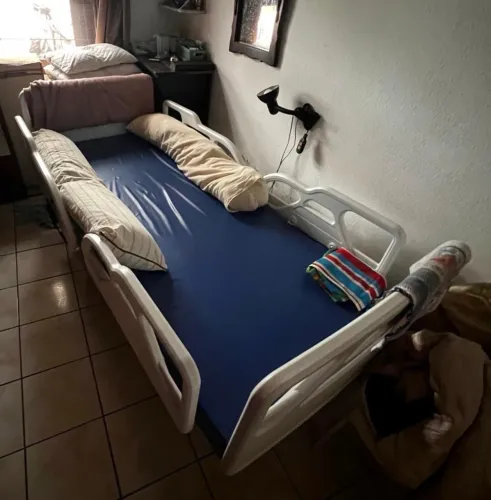 Cama hospitalar fowler com elevação e extensor de cabeceira