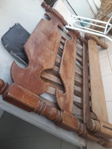 Quero vender uma armação de cama de casal