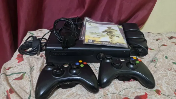 (Vendo ou troco Xbox 360 completo + jogos, bem conservado*)