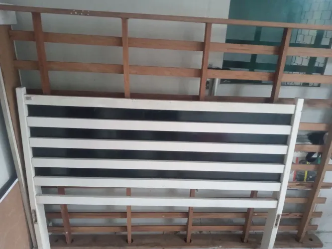 Cama de casal de madeira!! Usada