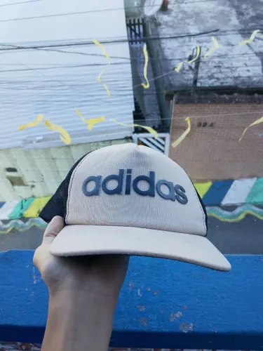 Boné Adidas letreiro RARO
