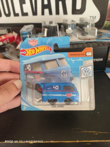 Hot Wheels Volkswagen Kool Kombi - Urban Outlaw Azul 
