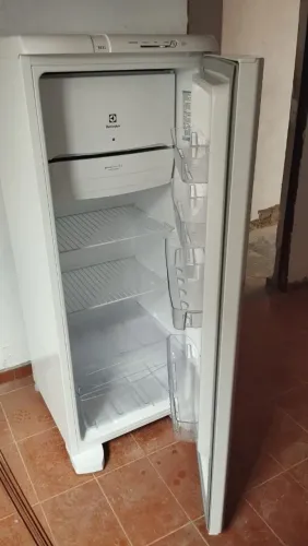 Geladeira Eletrolux RE31