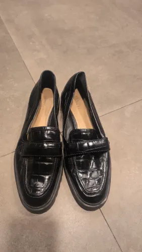 Mocassim Loafer Schutz Tratorado em Couro Croco Preto - Tamanho 38