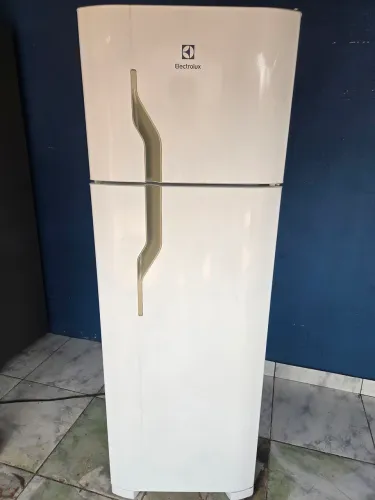 Vendo geladeira Electrolux 
