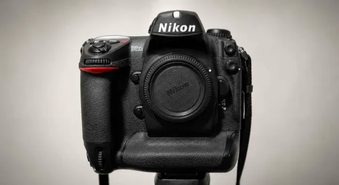 NIKON D2X + LENTE 70-300mm
