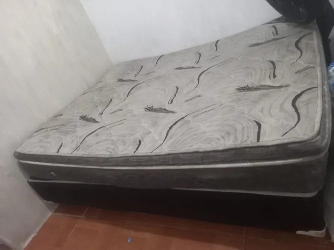 Vendo cama Queen
