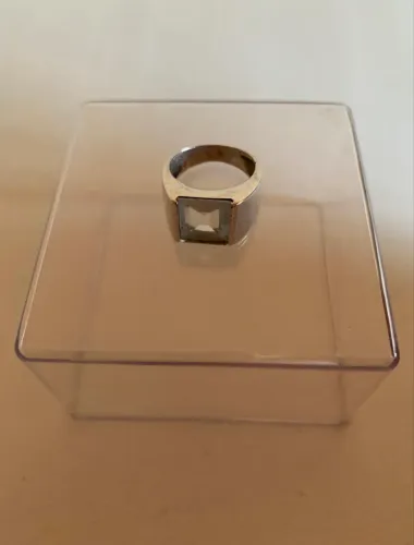 Anel de prata com pedra 