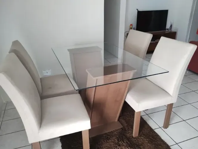 MESA COM TAMPO DE VIDRO 90x60 cm E 4 CADEIRAS
