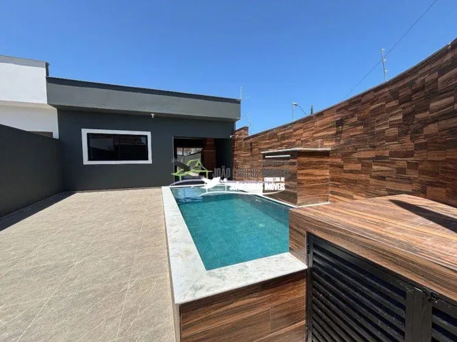 Imperdível! Casa à venda em Itanhaém-SP, Cibratel II, 2 quartos, 1 suíte, piscina, 2 banhe