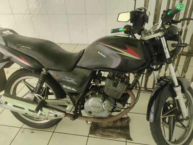 Suzuki yes 2010