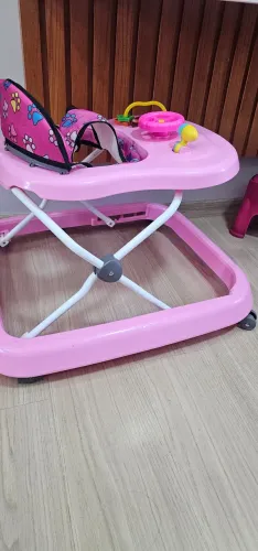Andador Infantil Rosa com Rodinhas - Bom Estado