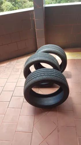 Vendo 3 Pneus Meia Vida 205/40 R17 - Óimo Estado
